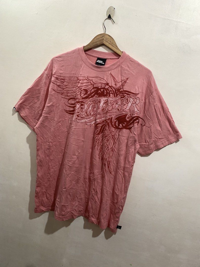 Y2K NO FEAR TEE (Category: Tshirts & Polo Shirts ) located in Gumaca. Submitted by getscore.ph (Listing ID 1468557665, Image 3). Description: WTS ❗️Y2K NO FEAR TEE❗️ ✅Size: L on tag ✅Dimes: Width 22.5 Length 30 ✅Color Rate: 9.5/10 ✅Condition: Excellent ✅Issue: Mone Color may due to lightning FRESH FROM BALE GUSOT PA NEED WASH 🫧💦 Mura lang DM ME TO PURCHASE 📥📥 📍Loc. Gumaca,Quezon 📍Courier: JNT EXPRESS.