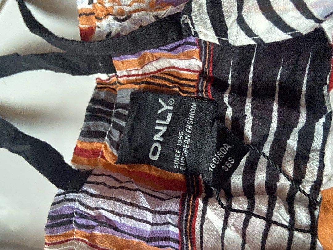 Y2K Vintage Patchwork Boho Halter Cami Top (Category: Blouses) located in Tacurong. Submitted by curatedbyrani (Listing ID 1468567312, Image 2). Description: Good As New PM for more info! 🫰🏻💕.