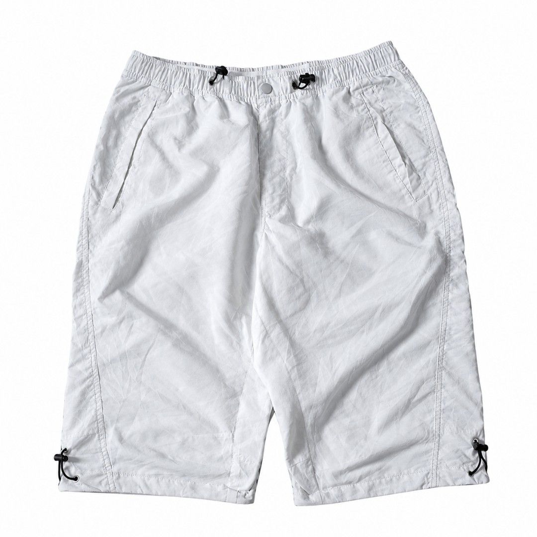Y2K Uniqlo Utility Jorts (Category: Shorts) located in Manila. Submitted by swaggygraments (Listing ID 1468573914, Image 1). Description: NEGOTIABLE IF SURE BUYER FREESIZE.
