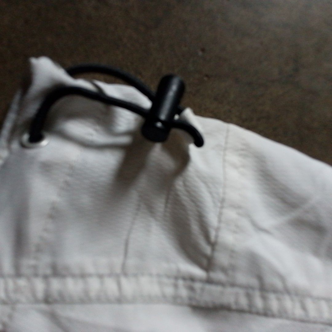 Y2K Uniqlo Utility Jorts (Category: Shorts) located in Manila. Submitted by swaggygraments (Listing ID 1468573914, Image 3). Description: NEGOTIABLE IF SURE BUYER FREESIZE.