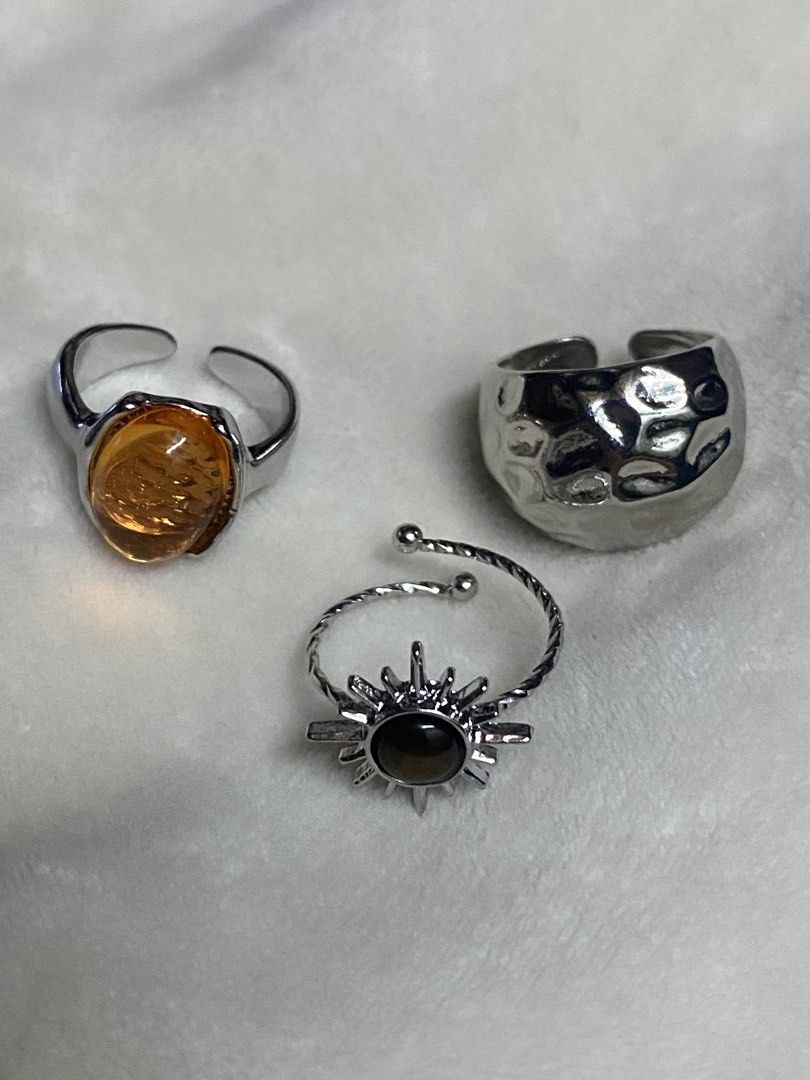 y2k vintage rings set (Category: Rings) located in Caloocan City. Submitted by hoellyjane (Listing ID 1468638889, Image 2). Description: 59 each set take all of 280.