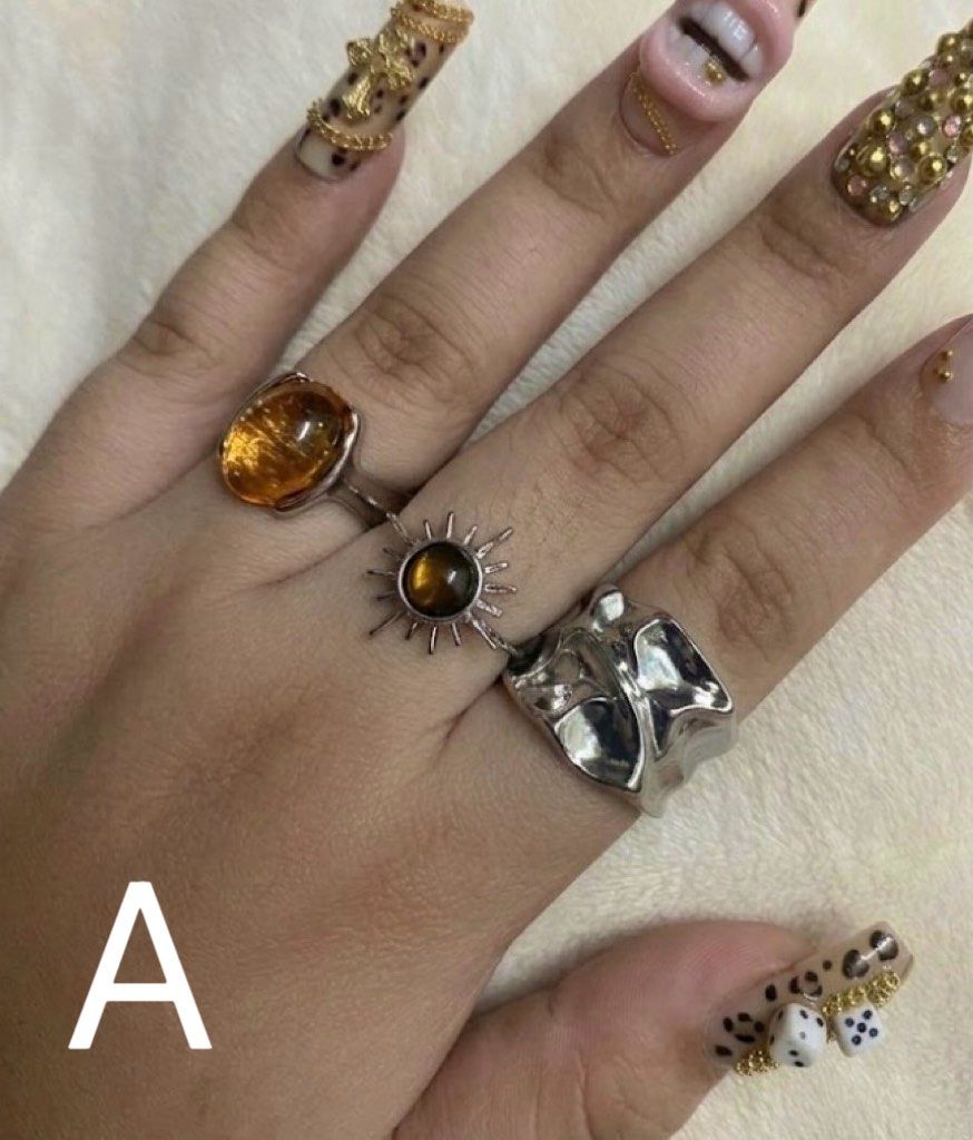 y2k vintage rings set (Category: Rings) located in Caloocan City. Submitted by hoellyjane (Listing ID 1468638889, Image 1). Description: 59 each set take all of 280.