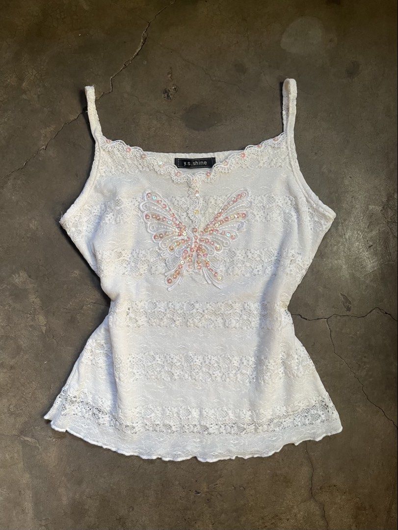 Y2k white lace/mesh cami top (Category: Sleeveless) located in Manila. Submitted by ljpgdn (Listing ID 1468510160, Image 1). Description: Dm me for more deets ^u^.