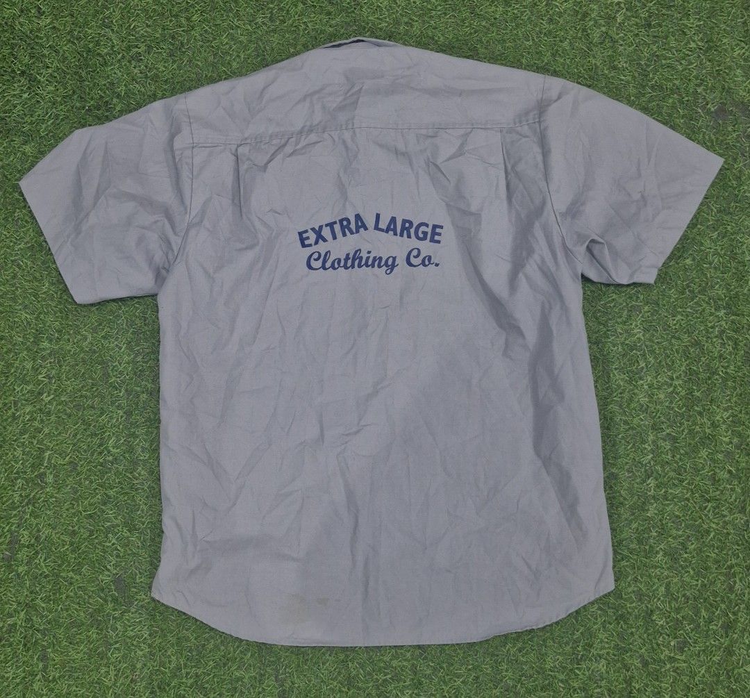 Y2k xlarge button down polo (Category: Formal Shirts) located in Pili. Submitted by the_g_thrift (Listing ID 1468619412, Image 2). Description: size large on tag dimes: 23 x 31 excellent condition need wash only.