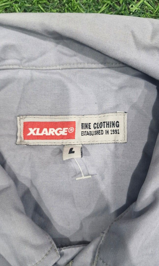 Y2k xlarge button down polo (Category: Formal Shirts) located in Pili. Submitted by the_g_thrift (Listing ID 1468619412, Image 3). Description: size large on tag dimes: 23 x 31 excellent condition need wash only.