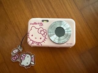 Yashica x Hello Kitty Digital Camera DZ-100, Photography, Cameras on ...