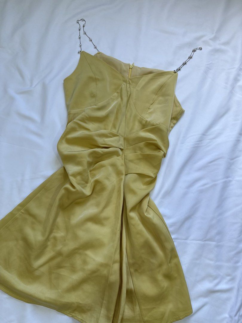 YELLOW DRESS (Category: Dresses) located in General Trias. Submitted by fellasunshine (Listing ID 1468648111, Image 1). Description: - rfs decluttering - no flaws - personal item.