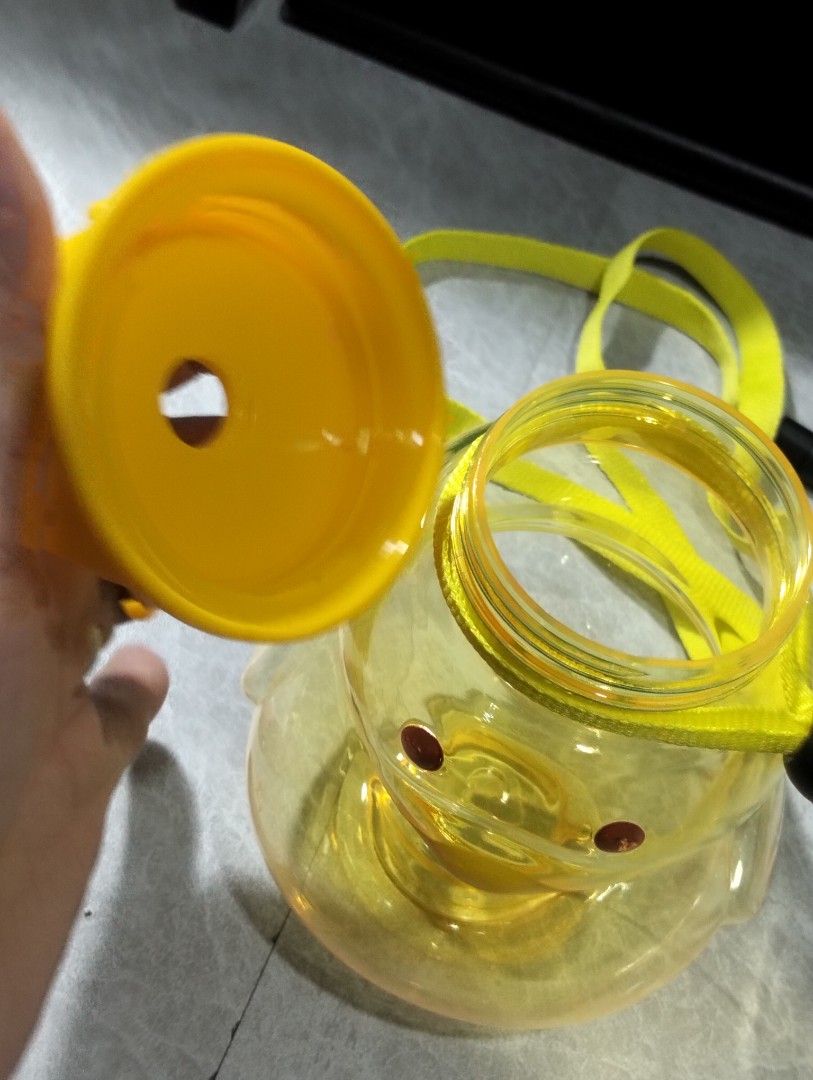 YELLOW DUCK PLASTIC DRINK BOTTLE (Category: Water Bottles & Tumblers) located in Batangas. Submitted by amerie_store (Listing ID 1468533092, Image 3). Description: ◾WYSIWYG 🫟unused 🫟no straw included 🔊Kindly visit & follow my FB page for more updated Toys,Aniks,etc...🤩 🌈👉AMERIE STORE👈🌈 📌Mine Now,Pay after invoice 📌No refund 📌MOP: Gcash 🚛 Shipping sched every Saturday only via Flash Express.