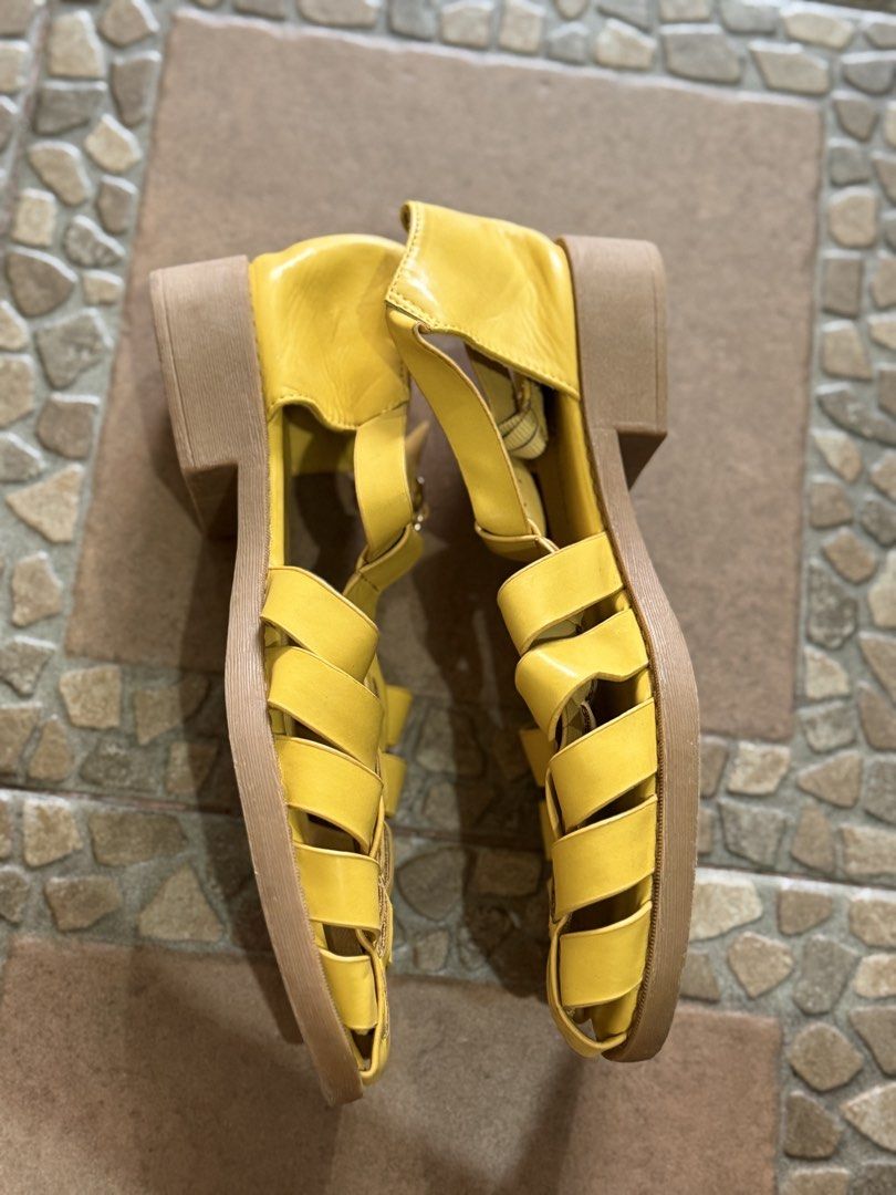 Yellow Sandals (Category: Flats & Sandals) located in Quezon City. Submitted by relovedmebykay (Listing ID 1468569337, Image 3). Description: .