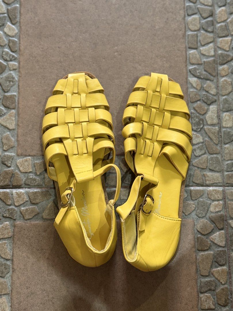 Yellow Sandals (Category: Flats & Sandals) located in Quezon City. Submitted by relovedmebykay (Listing ID 1468569337, Image 1). Description: .
