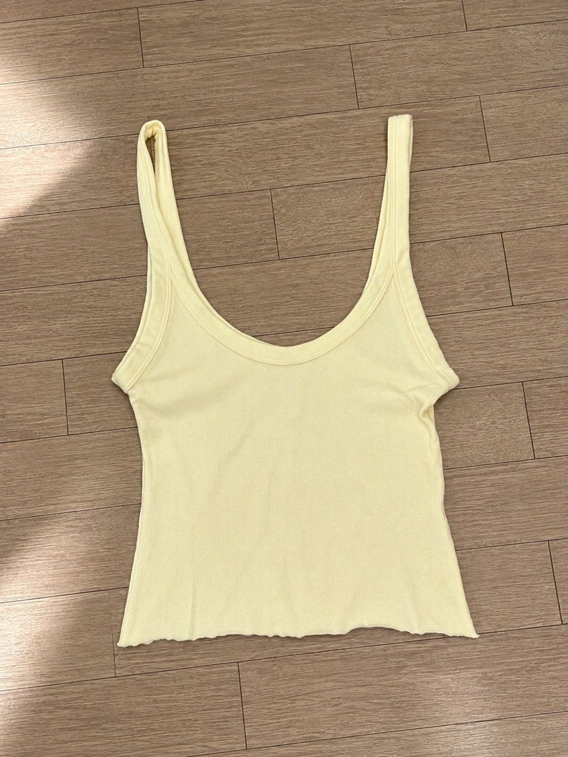 Yellow Tank Top (Category: Sleeveless) located in Quezon City. Submitted by siobesclo. (Listing ID 1468693007, Image 1). Description: .