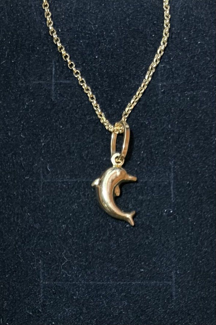 YG 18k Dolphin Pendant 0.85g (Category: Necklaces) located in Quezon City. Submitted by beckyshop2024 (Listing ID 1468650199, Image 1). Description: - Brand new - Pendant only.