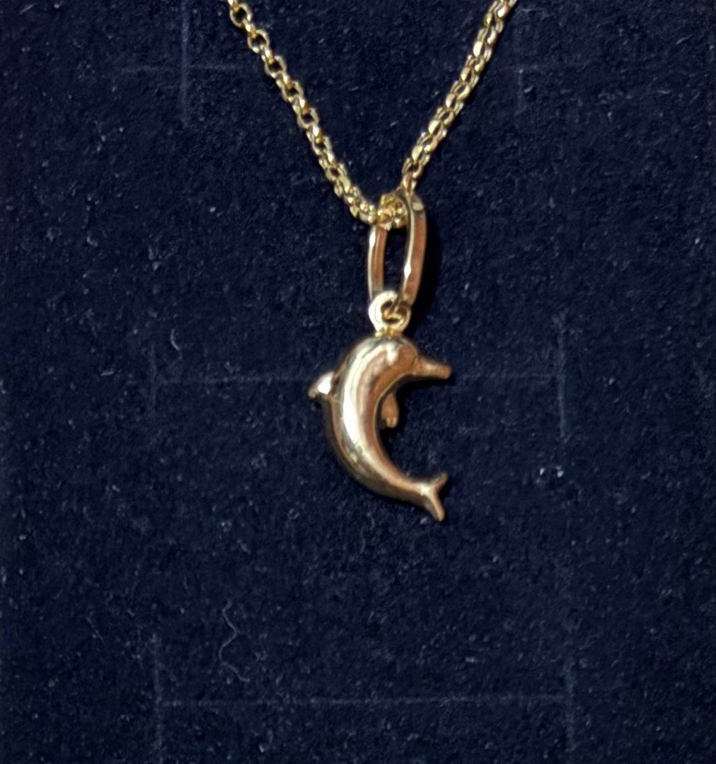 YG 18k Dolphin Pendant 0.85g (Category: Necklaces) located in Quezon City. Submitted by beckyshop2024 (Listing ID 1468650199, Image 3). Description: - Brand new - Pendant only.