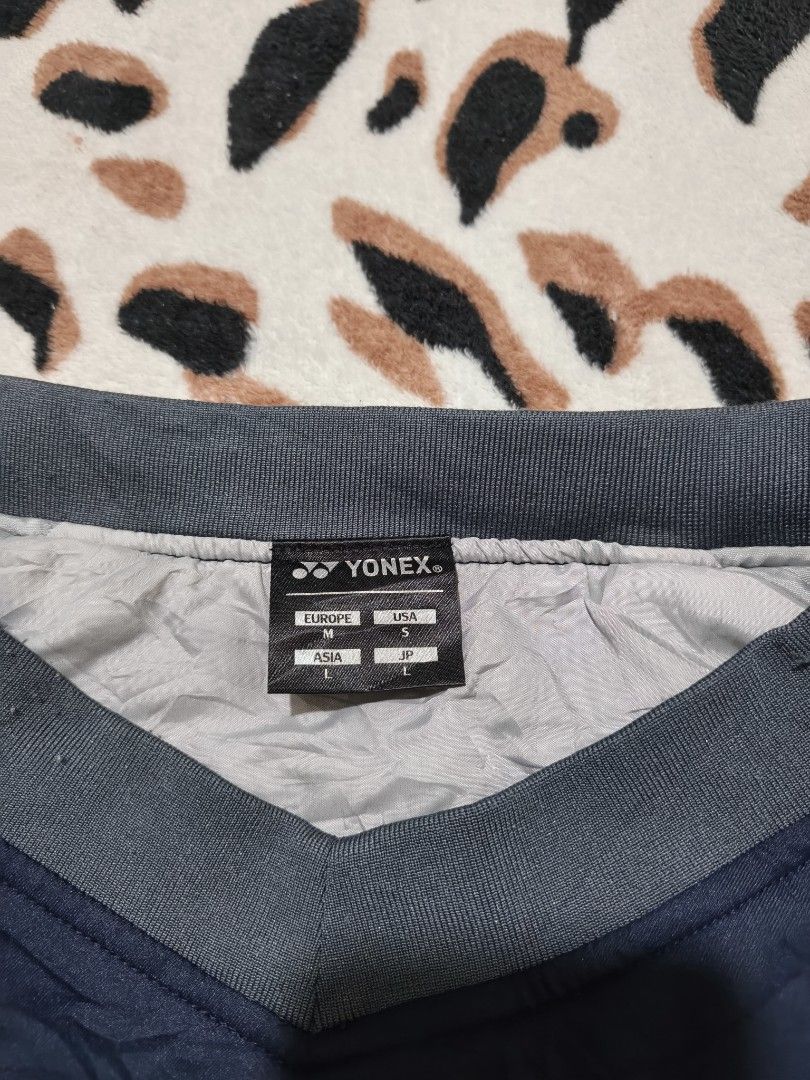 YONEX SIZE LARGE (Category: Coats, Jackets and Outerwear) located in Manila. Submitted by gelove.thrift (Listing ID 1468580432, Image 2). Description: .