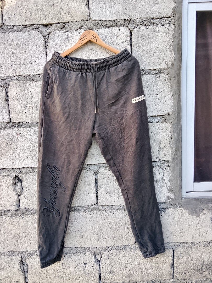 Youngla sweat pants (Category: Joggers) located in Bayombong. Submitted by jeffreybee (Listing ID 1468660271, Image 1). Description: presentable condition large 28-38 waistline length 40.5 NOT FADED DUE TO CAMERA LIGHTING ONLY..