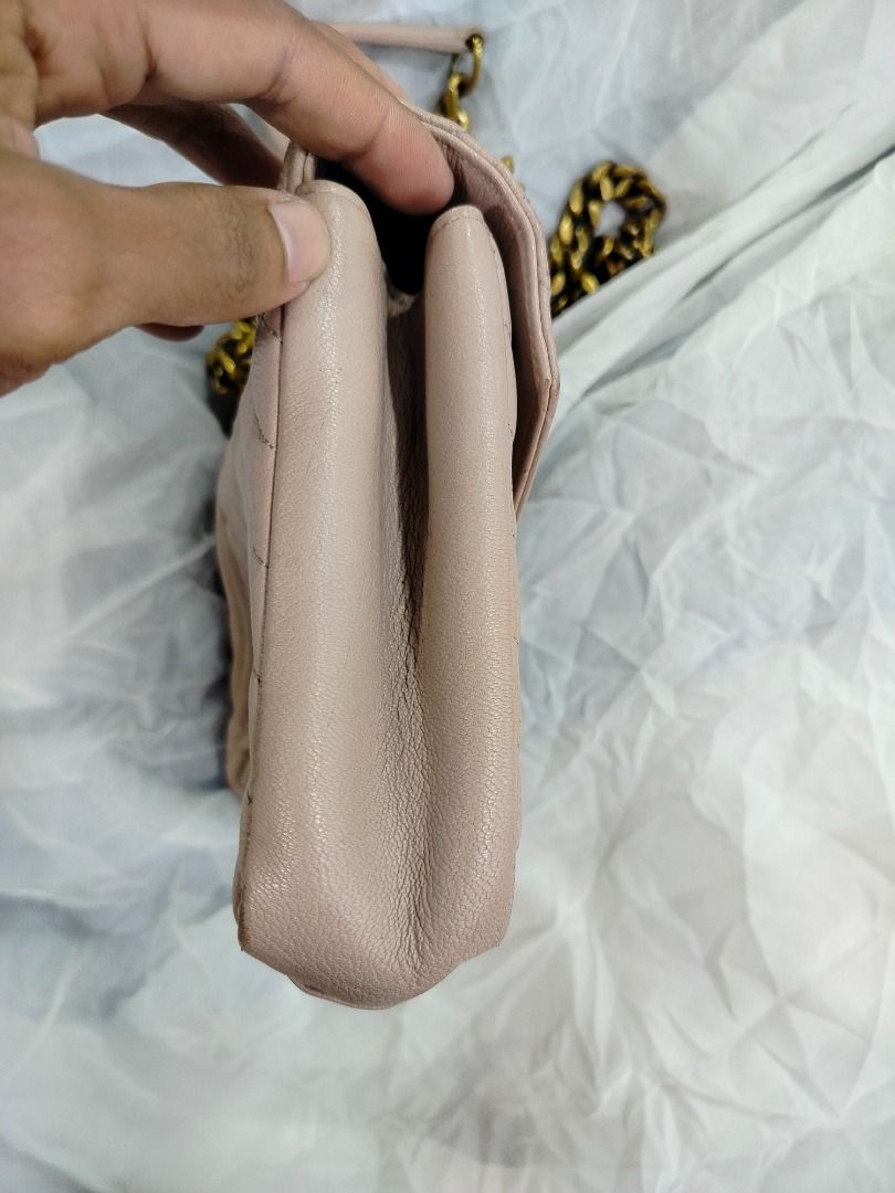 Ysl (Category: Sling Bags) located in Caloocan City. Submitted by ritubado_19 (Listing ID 1468531129, Image 3). Description: Excellent condition No major flaw Coded.