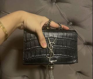 (Category: ) located in . Submitted by lynngreyartillero (Listing ID 1468531595, Image 1). Description: .