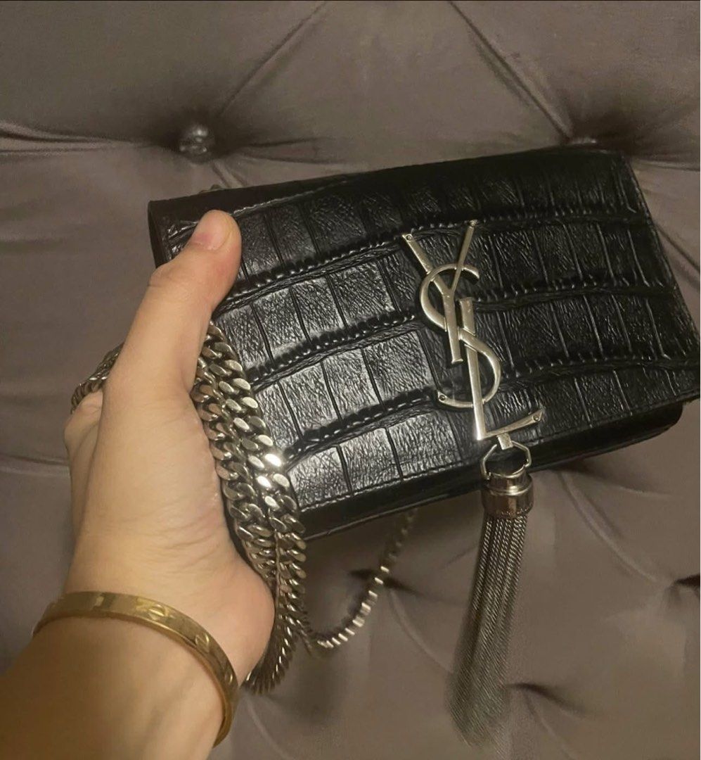 Ysl crocidile leather (Category: Cross-body Bags) located in Roxas City. Submitted by lynngreyartillero (Listing ID 1468531595, Image 3). Description: Ysl crocs skin 🔥🔥 May sign if used lng sya sa suede area the rest super bago🔥🔥🔥 Napaka ganda nito mga madaaam cute lng ang size 🔥🔥 Coded🔥🔥 Like new🔥🔥 No major flaws 🔥🔥.