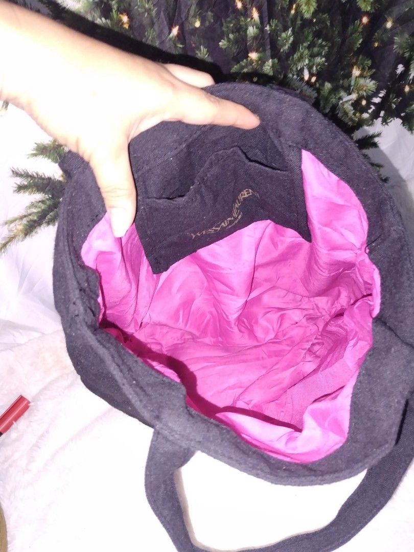 YSL TOTE BAG (Category: Tote Bags) located in Digos. Submitted by thrifted-sheila04 (Listing ID 1468640059, Image 2). Description: lightly used but still good condition clean inside 10/10 color con..