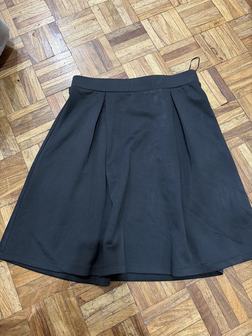 Zalora Black Skirt Medium (Category: Skirts) located in Manila. Submitted by preloved_new_forsale (Listing ID 1468566437, Image 1). Description: .