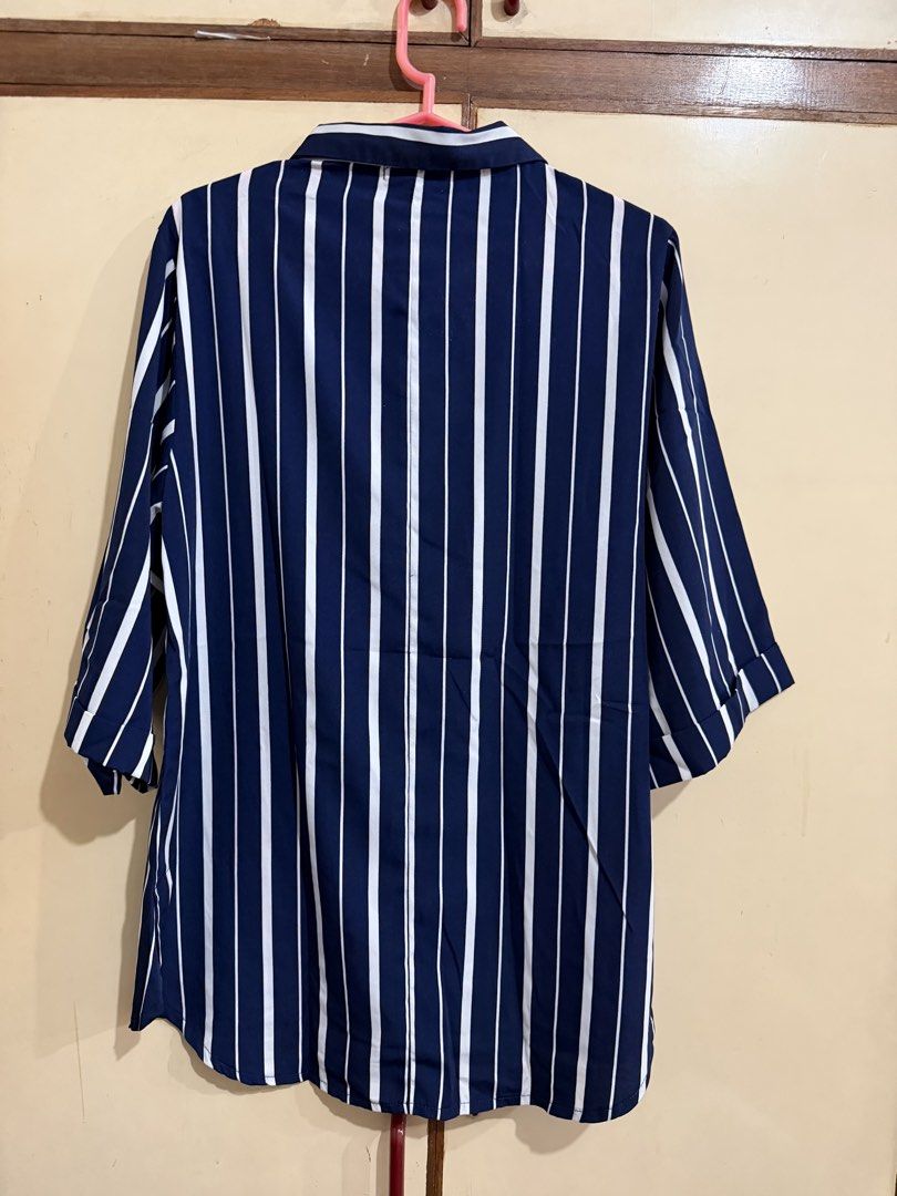 Zalora Blue Stripes Top Medium (Category: Blouses) located in Manila. Submitted by preloved_new_forsale (Listing ID 1468517672, Image 2). Description: .