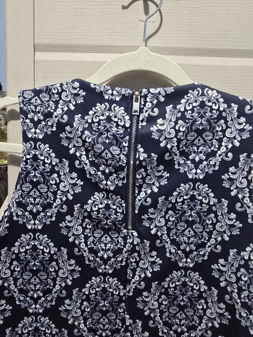 Zalora Neoprene Top (Category: Sleeveless) located in Quezon City. Submitted by dinesaur (Listing ID 1468688913, Image 3). Description: .