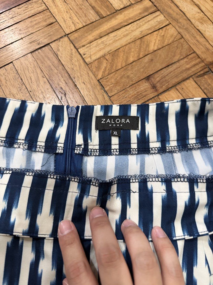 Zalora Skirt XL (Category: Skirts) located in Manila. Submitted by preloved_new_forsale (Listing ID 1468566264, Image 3). Description: .