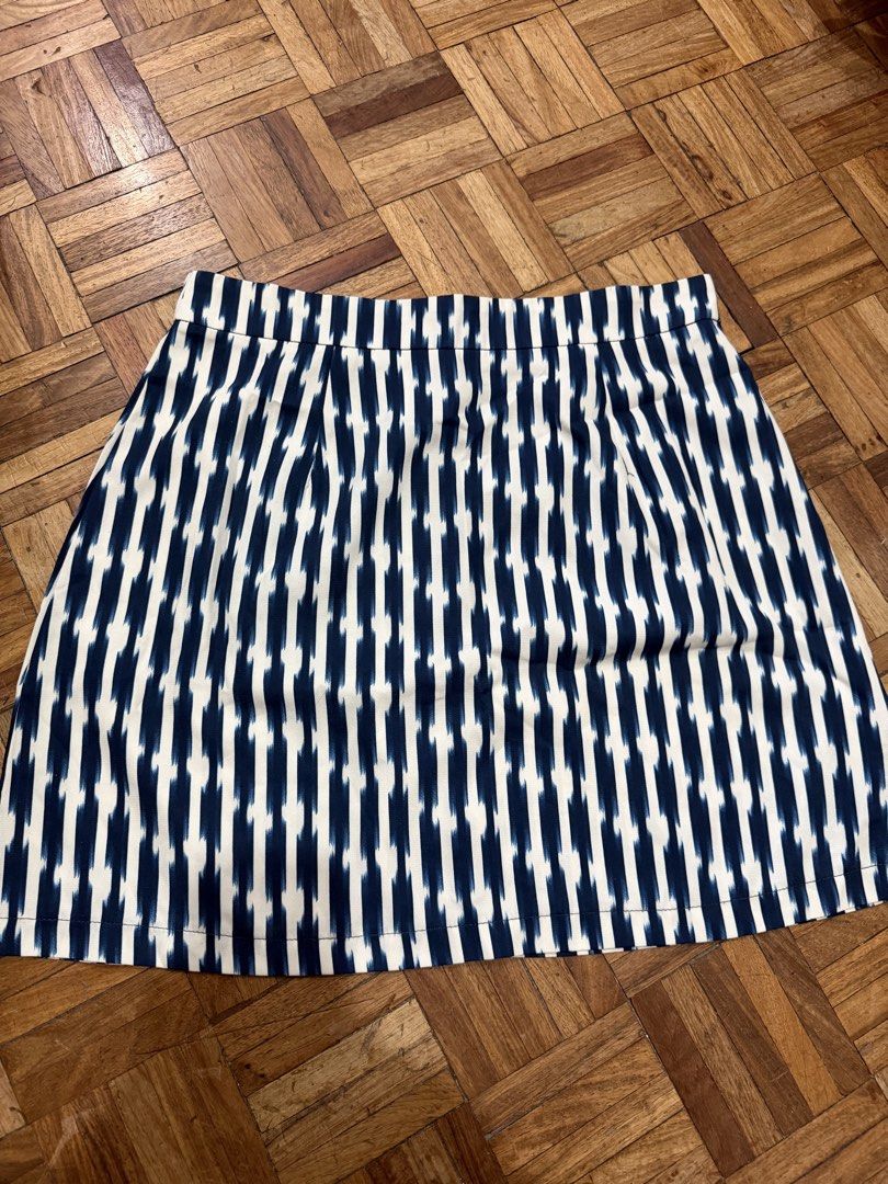 Zalora Skirt XL (Category: Skirts) located in Manila. Submitted by preloved_new_forsale (Listing ID 1468566264, Image 1). Description: .