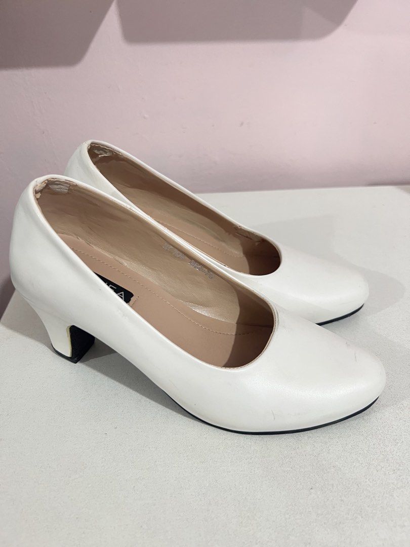Zanea White Block Heel Pumps (Size 7) (Category: Heels) located in Imus. Submitted by colesj (Listing ID 1468543414, Image 1). Description: Zanea White Closed Heels Selling my preloved Zanea white closed heels. Only used twice! Has some peeling on the inner part, but it’s not visible when worn. • Brand: Zanea • Color: White • Size: 37 • Style: Closed heels • Condition: Used twice, with minor peeling inside.