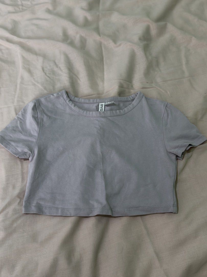 Zara and H&M (Category: Blouses) located in Quezon City. Submitted by pinkpreloved08 (Listing ID 1468527962, Image 3). Description: Super crop h&m tops Bundle.