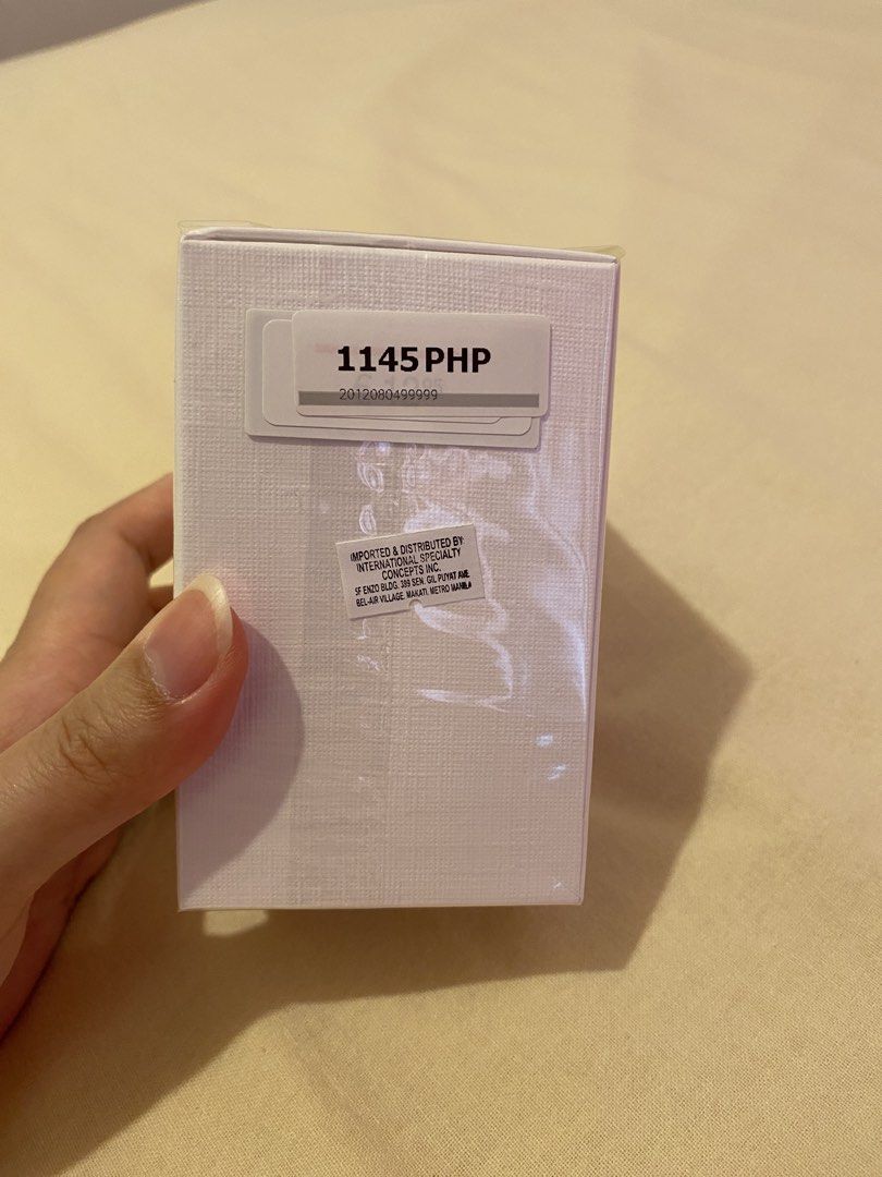 Zara Applejuice Eau De Toilette 90ml (Category: Fragrance & Deodorants) located in Makati City. Submitted by prelovedbymika_ (Listing ID 1468523966, Image 2). Description: - Brand: Zara (Day Collection) - Fragrance: Applejuice Eau De Toilette - Size: 90 ml - Scent Notes: Fresh apple, peony, and violet - Condition: Brand new, sealed with plastic wrapping intact - Packaging: Includes original box - RFS: Wrong perfume bought.