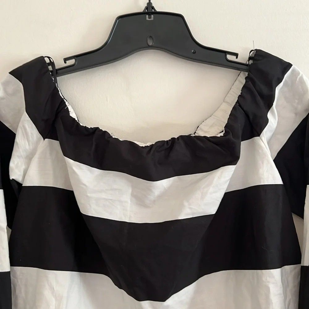 Zara Basic Collection Black and White Striped Off-the-Shoulder Blouse. (Category: Longsleeves) located in Manila. Submitted by elyseva.356 (Listing ID 1468596526, Image 3). Description: Condition: Well Used Size: Medium SP: 150 fixed RFS: Stocked lang Can be delivered through LBC/J&T but the buyer will shoulder the SF. .