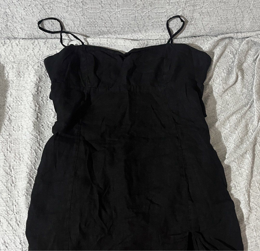 Zara Black Linen Mini Dress (Category: Dresses) located in Mandaluyong City. Submitted by sza.sells (Listing ID 1468641308, Image 1). Description: .