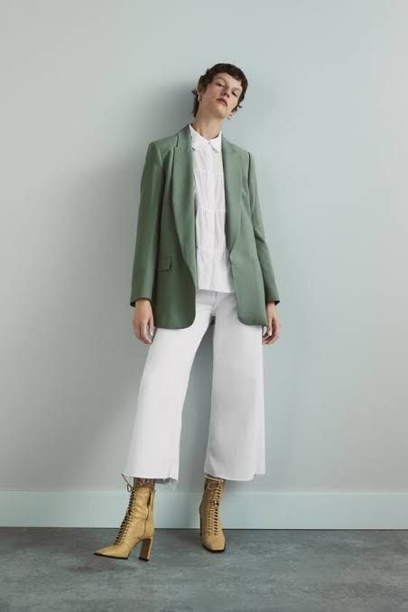 Zara Blazer (Category: Coats, Jackets and Outerwear) located in Manila. Submitted by love.lyxph (Listing ID 1468621321, Image 2). Description: Zara Light Khaki Blazer.