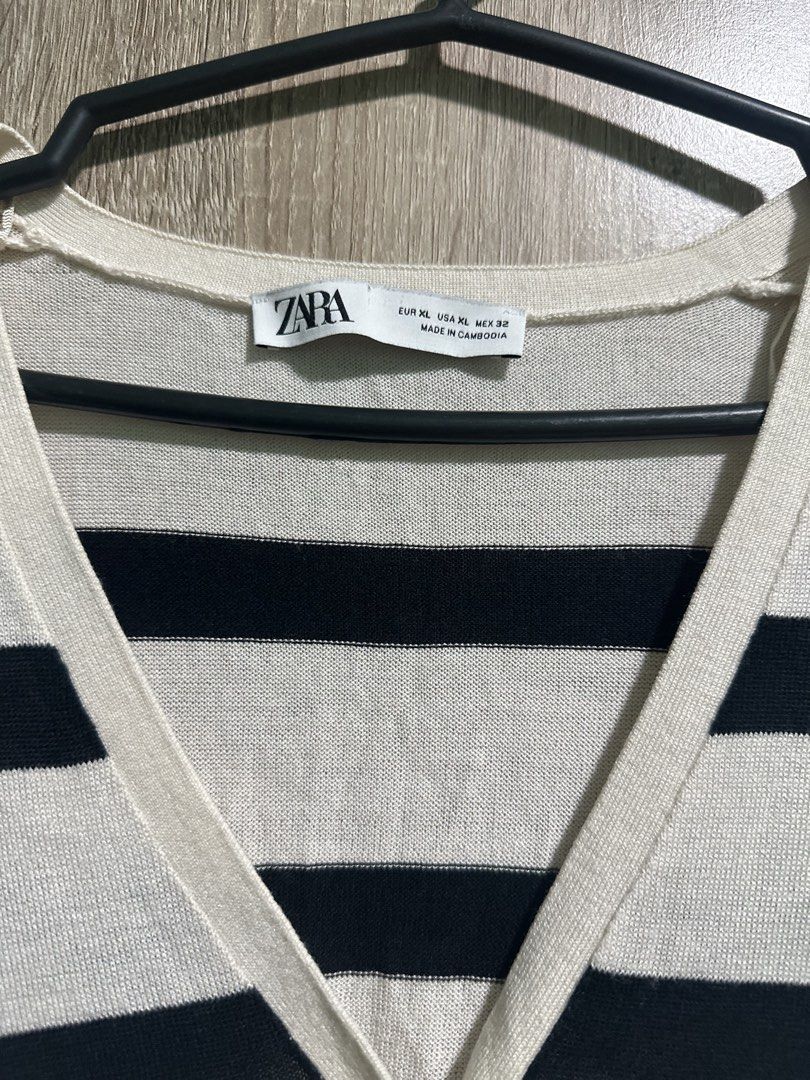 Zara Cardigan (Category: Coats, Jackets and Outerwear) located in Manila. Submitted by love.lyxph (Listing ID 1468614928, Image 3). Description: Zara Stripes Cardigan.