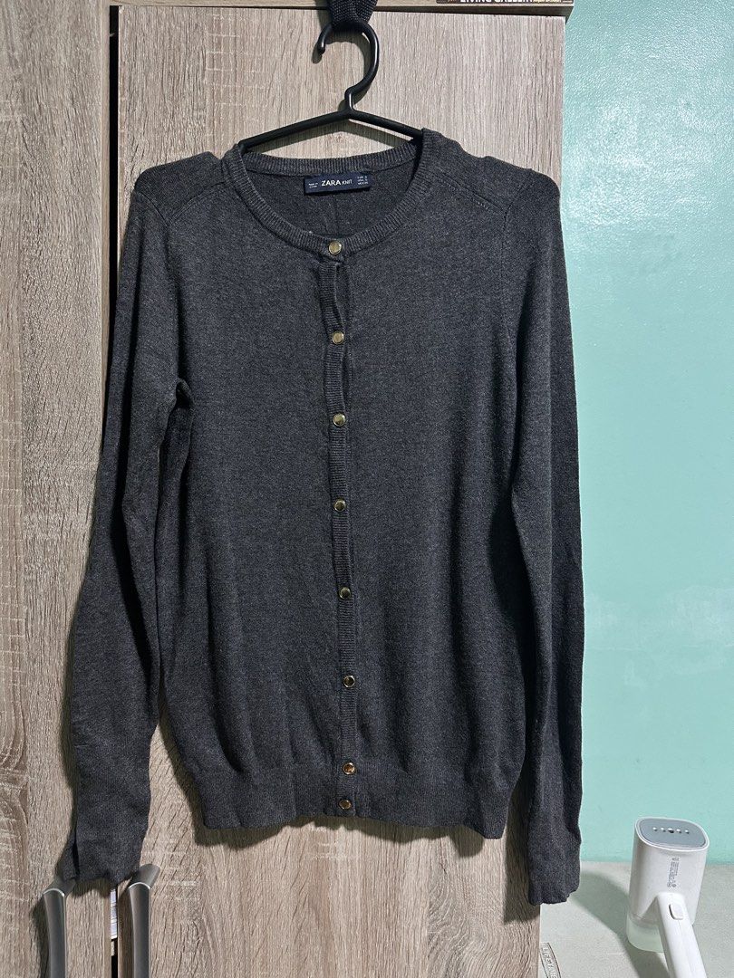 Zara Cardigan (Category: Coats, Jackets and Outerwear) located in Manila. Submitted by love.lyxph (Listing ID 1468652791, Image 1). Description: Zara Knit Cardigan.
