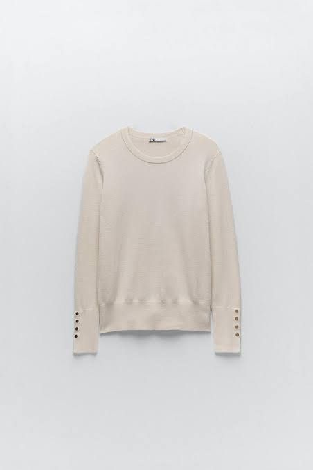 Zara Knit Sweater (Category: Coats, Jackets and Outerwear) located in Manila. Submitted by love.lyxph (Listing ID 1468559480, Image 1). Description: Cream Size Small Zara.