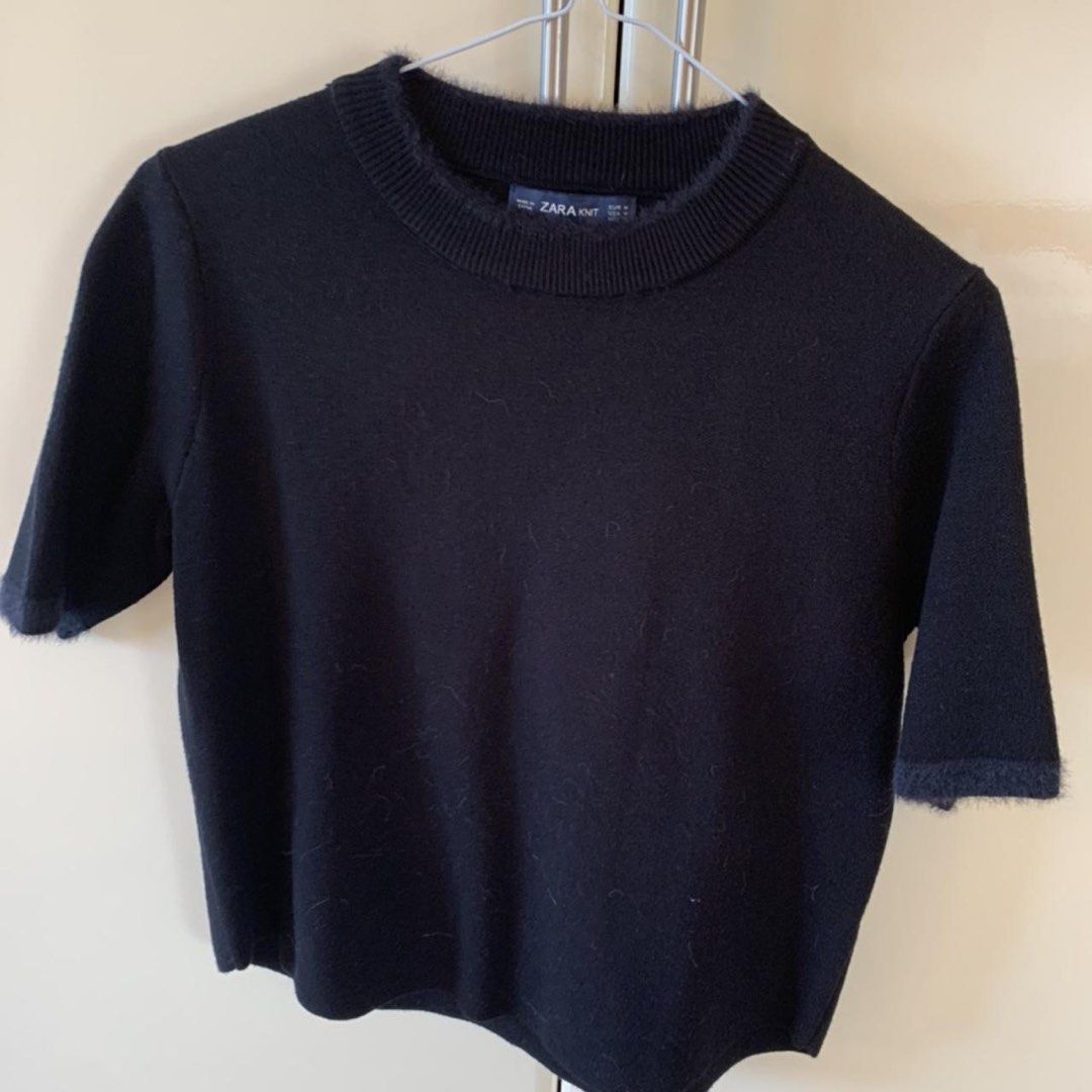 Zara Knit top (Category: Blouses) located in Quezon City. Submitted by dianneechloee (Listing ID 1468594200, Image 1). Description: ୨୧ ‧₊˚ 🖤 ZARA BLACK KNITTED TOP 🎀 ౨ৎ authentic Zara 🛍️ ౨ৎ size Small (S) 🩰 ౨ৎ classy & timeless basic ✨ ౨ৎ perfect for casual fits, dates & layering 🖤 ౨ৎ Super Kapal 🤍 ♡ price: ₱250 ♡ shipping via J&T Express / Lalamove 📦💌 ♡ Loc: U-Belt Manila ♡ GCash payment 💸 ♡ slight nego for sure buyers! 🎀 decluttering 