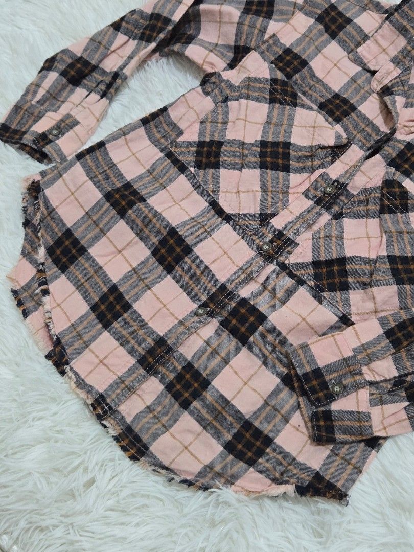 Zara longsleeve (Category: Babies & Kids Fashion) located in Manila. Submitted by avi_r (Listing ID 1468576541, Image 3). Description: .