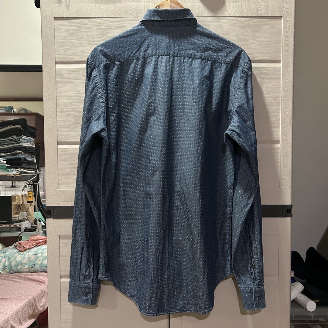 Zara Man Navy Blue Button Down Long Sleeve Polo (Category: Formal Shirts) located in Baguio. Submitted by thrift_zi3 (Listing ID 1468534952, Image 2). Description: Zara Man Navy Blue Button Down Long Sleeve Polo Large Slim Fit on tag W 22" L 30" *signs of usage only Mine 450.