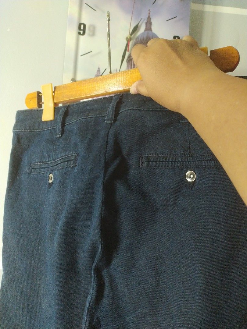 Zara men pants (Category: Jeans) located in Manila. Submitted by timtam04 (Listing ID 1468542666, Image 3). Description: Zara mens pants 15 and half inches waistline 33 inches length.