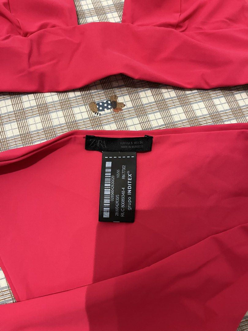 Zara Pink Bikini Set Size S (Category: Bikinis & Swimsuits) located in Caloocan City. Submitted by ann_in_declutter (Listing ID 1468580855, Image 3). Description: 350 FOR THE BIKINI SET ‼️ Still in good condition used only once.