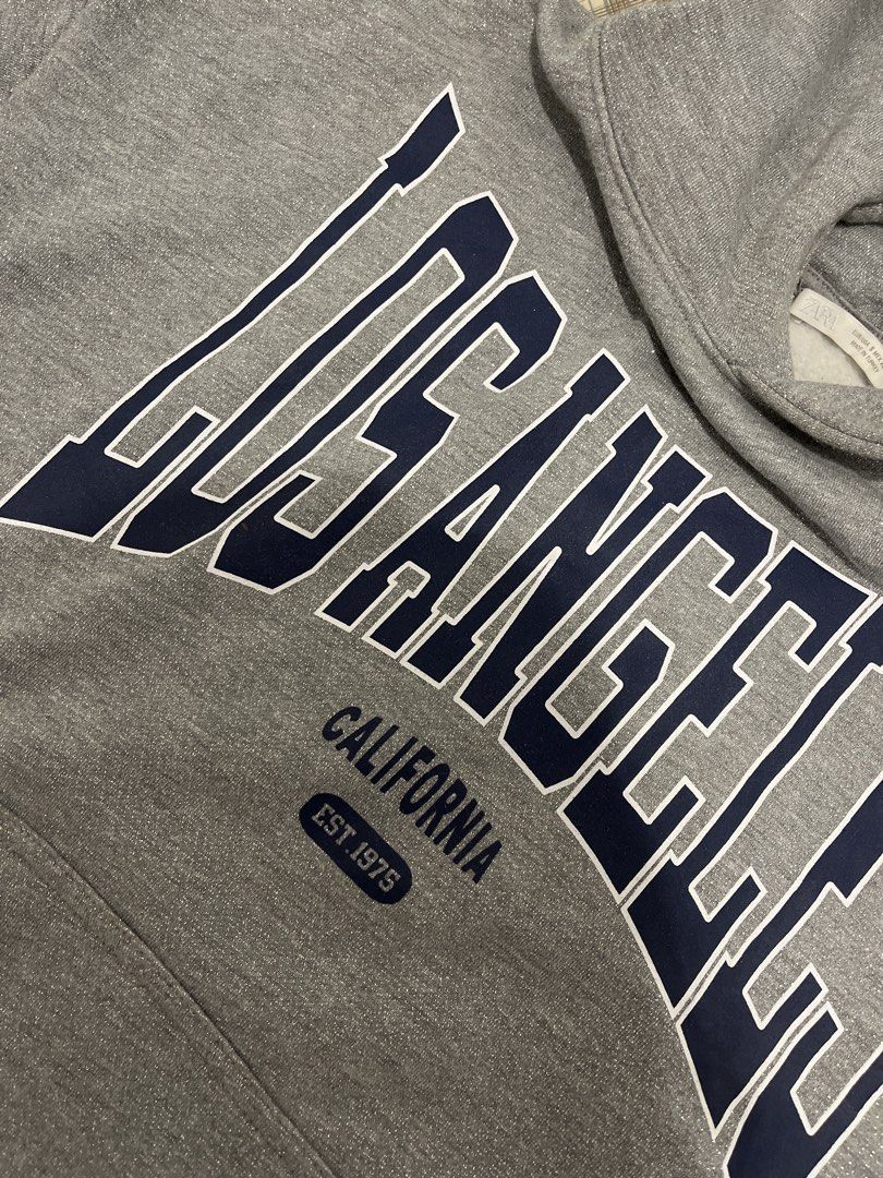 Zara Sparkly Grey Hoodie Size S (Category: Hoodies) located in Caloocan City. Submitted by ann_in_declutter (Listing ID 1468588793, Image 3). Description: Used but still in good condition.