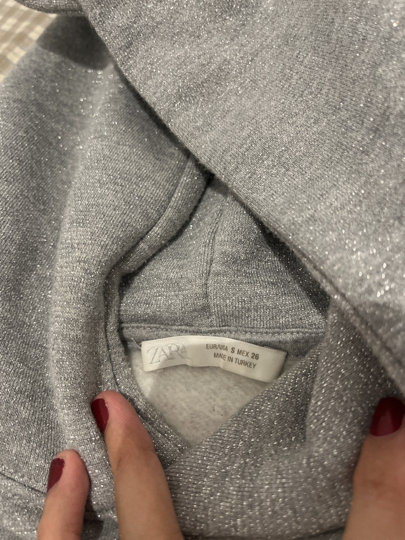 Zara Sparkly Grey Hoodie Size S (Category: Hoodies) located in Caloocan City. Submitted by ann_in_declutter (Listing ID 1468588793, Image 2). Description: Used but still in good condition.