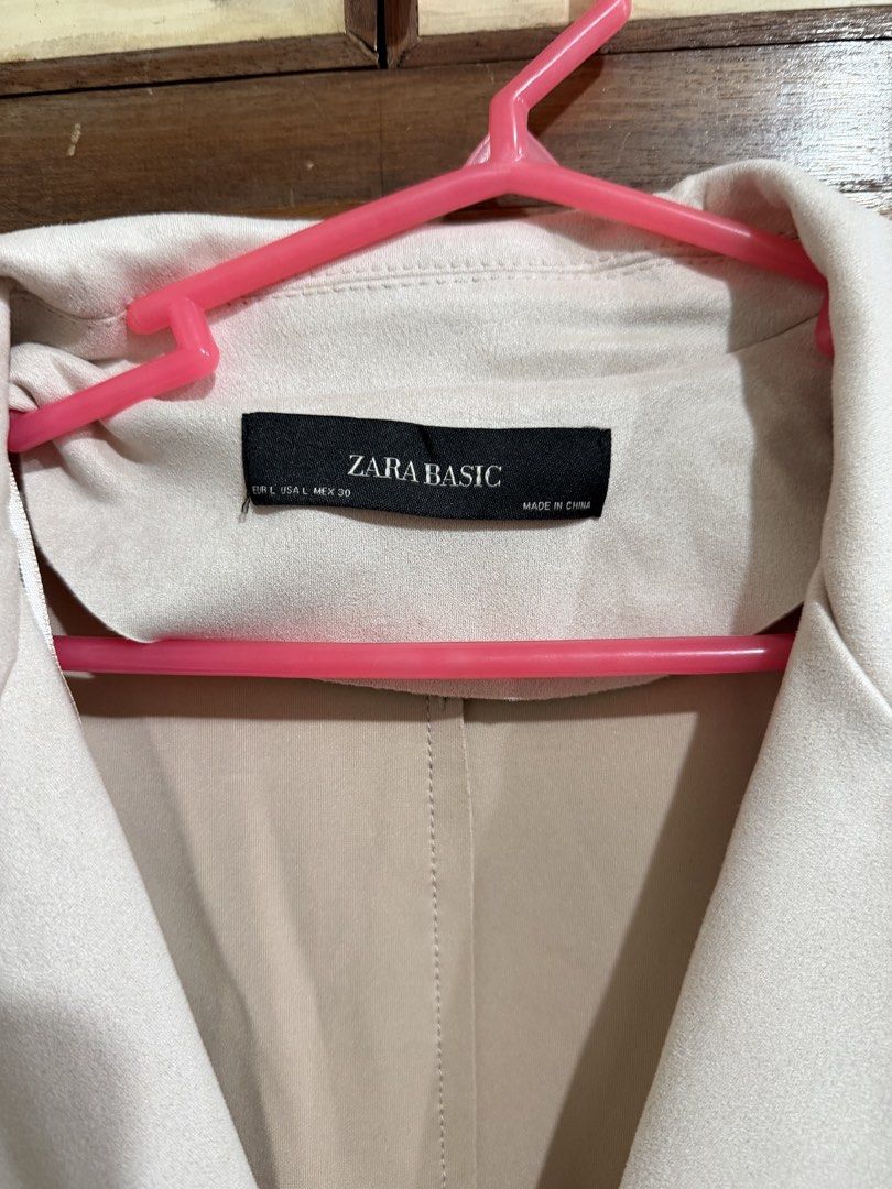 Zara Suede Coat Large (Category: Coats, Jackets and Outerwear) located in Manila. Submitted by preloved_new_forsale (Listing ID 1468567411, Image 3). Description: .