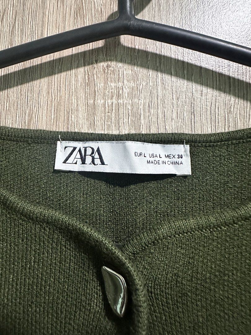 Zara Top (Category: Sleeveless) located in Manila. Submitted by love.lyxph (Listing ID 1468655547, Image 3). Description: olive green sleeveless button-up vest/waistcoat.