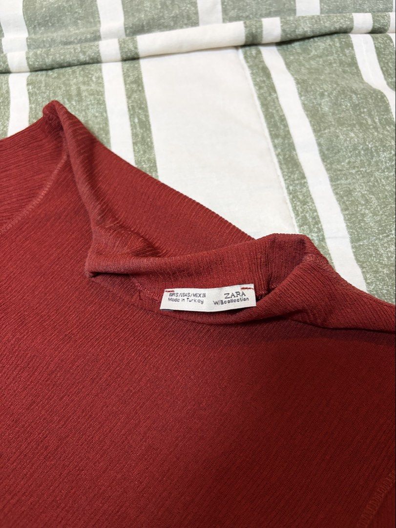Zara Turtle Neck Top (Category: Others Tops) located in Quezon City. Submitted by morespace555 (Listing ID 1468595972, Image 2). Description: .
