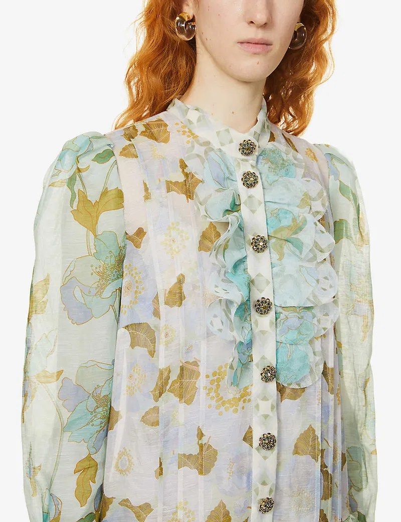Zimmerman Rhythm Ruffled/ Scalloped Linen (Category: Longsleeves) located in Meycauayan. Submitted by itstimothrifts (Listing ID 1468595693, Image 1). Description: Zimmerman Rhythm Ruffled/ Scalloped Linen Excellent Condition Size 1 on tag Missing 2 buttons Medium Width 19 Length 24 Sleeve 26.