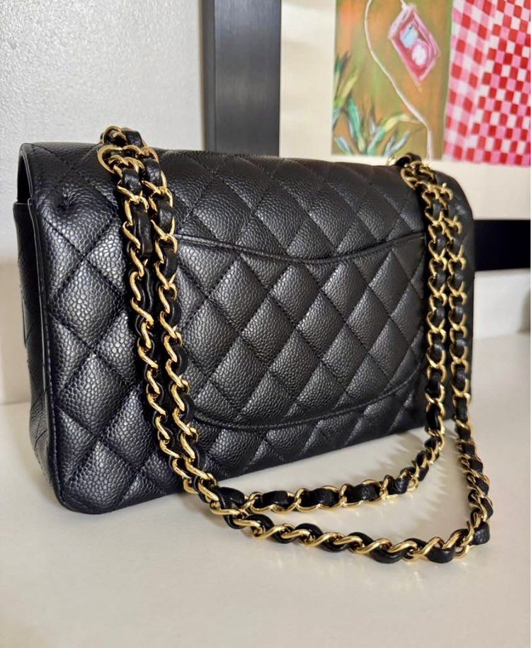 100% Authentic Chanel Medium Flap In GHW Bag◾️ (Category: Luxury Bags & Wallets) located in Cebu City. Submitted by luxurycollectionhouse (Listing ID 1468844117, Image 3). Description: Complete Inclusions..