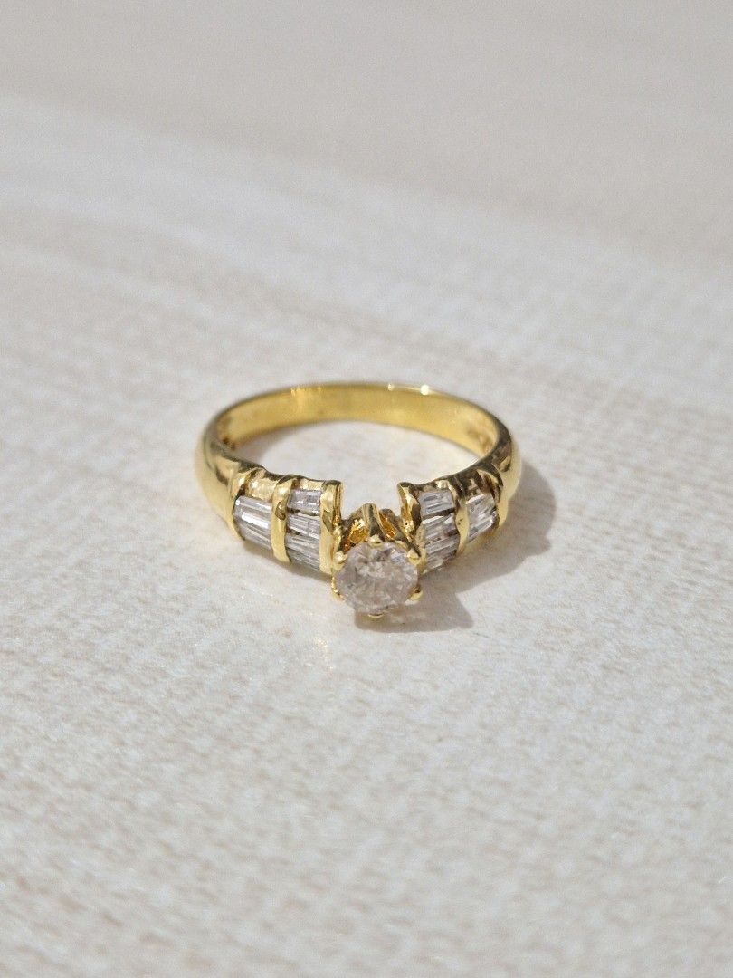 14k Gold Diamond Ring Size 4 💍 (Category: Rings) located in Pasig City. Submitted by rialuna_fire (Listing ID 1468883033, Image 1). Description: .